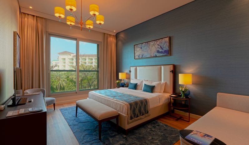 middle-east-holidays-dubai-rixos-the-palm-dubai-hotel-and-suites-hotel-three-bedroom-family-suite-bedroom